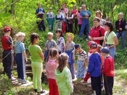 Otevírání studánky nad Žlebem - 7.5.2006